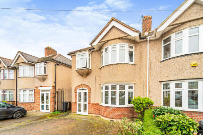 3 BEDROOM SEMO-DETACHED HOUSE IN ISLEWORTH