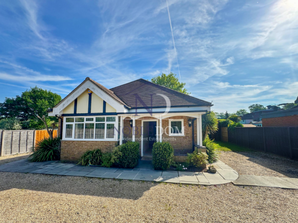4 BEDROOM 2 BATHROOM DETACHED BUNGALOW IN IVER