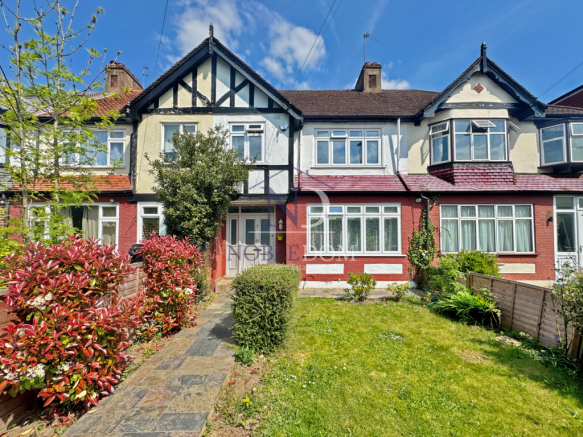 4 BEDROOM 2 BATHROOM TERRACED HOUSE IN ISLEWORTH