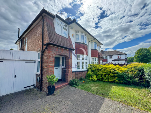 4 BEDROOM SEMI-DETACHED HOUSE IN WEST EALING