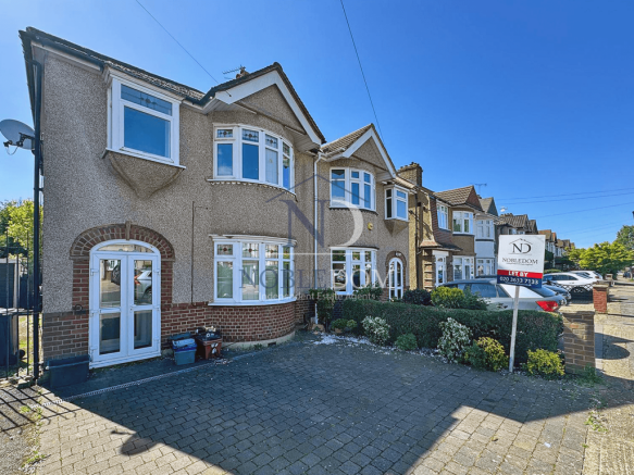 3 BEDROOM SEMI-DETACHED HOUSE IN ISLEWORTH