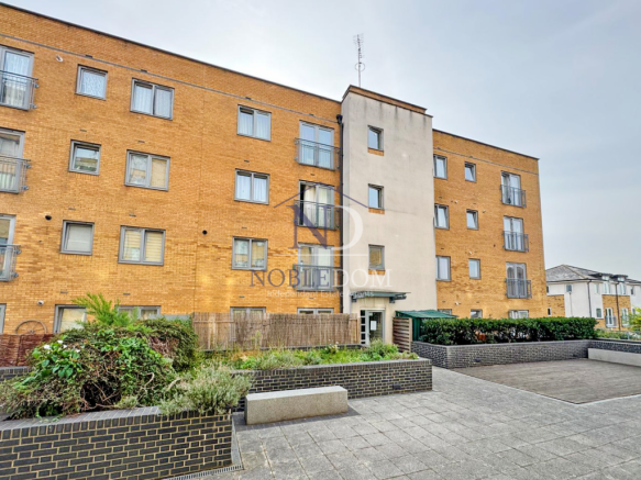 2 BEDROOM 2 BATHROOM FLAT IN NORTHOLT