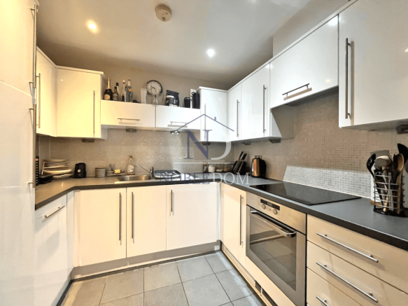 2 BEDROOM 2 BATHROOM FLAT IN HOUNSLOW