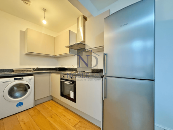 Small one-bedroom ground floor flat in Hounslow