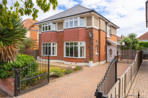 St Ledgers Road, Queens Park, Bournemouth, BH8 9BA