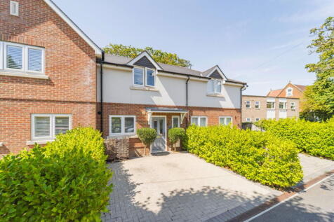 Avenue Road, Christchurch, BH23 2BY