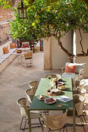 Outdoor Dining Space