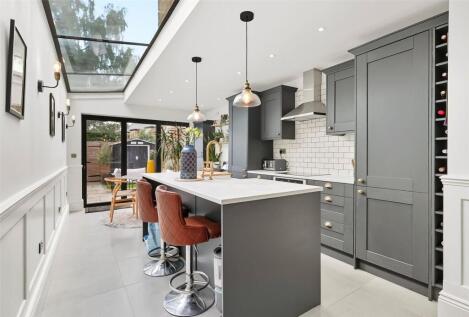 Oldfield Road, Hampton, TW12