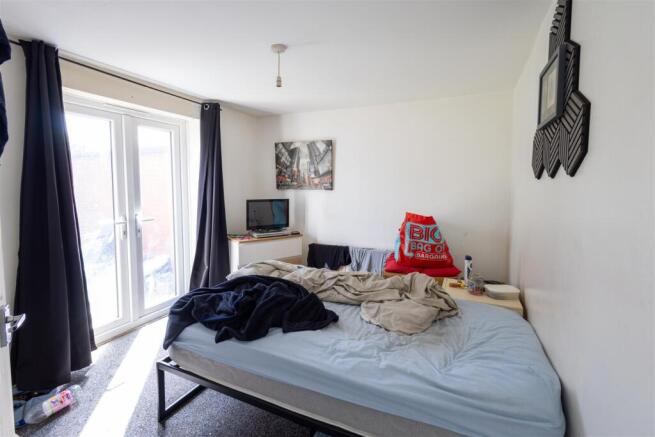 Downstairs bedroom.jpeg