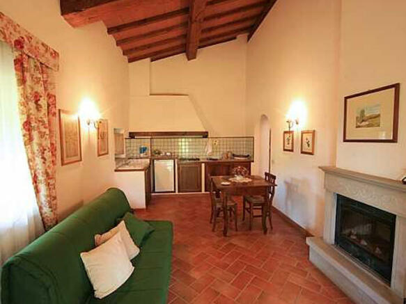 11 bedroom country house for sale in Tuscany Arezzo Cast l