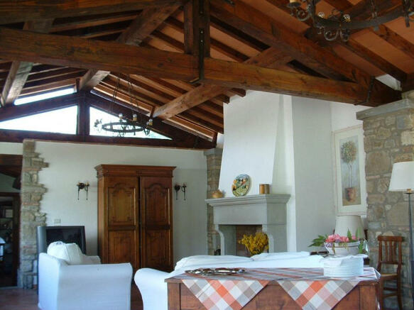 11 bedroom country house for sale in Tuscany Arezzo Cast l