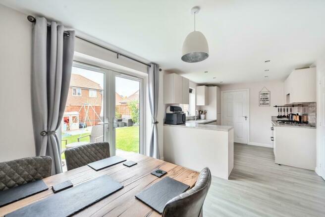 Kitchen/Dining Area