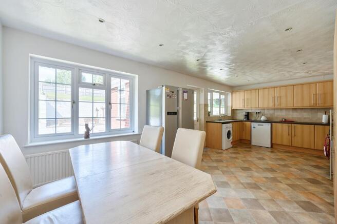 Kitchen/Dining Area