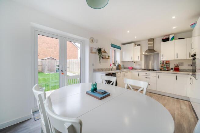 Kitchen/Dining Area
