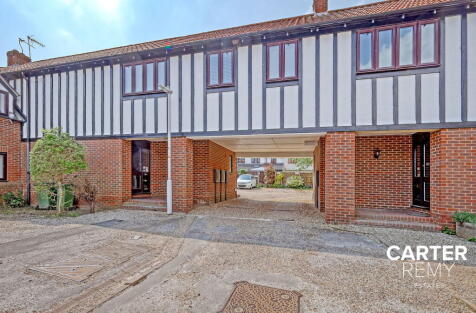 Tudor Court, Noak Bridge, SS15