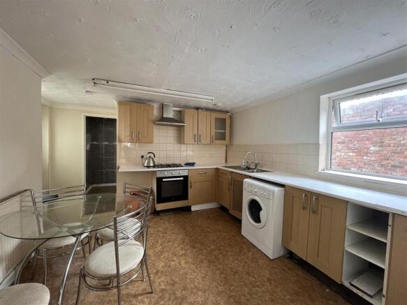 Flat 1 (2).jpg