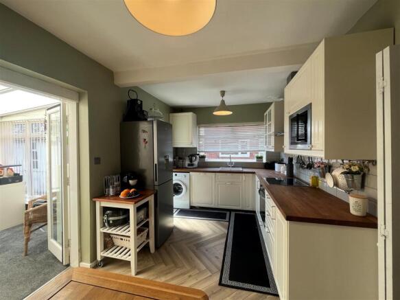 Kitchen Diner 2.jpg