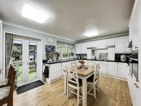 user_edited_photo-35bf18e8_user-edited-76cc2805-b5