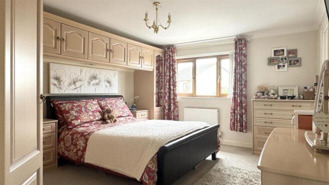 Bedroom 1 (4).jpg
