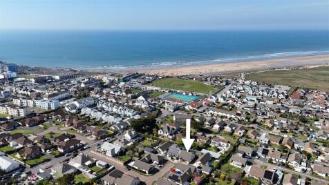 Pebble Close, Westward Ho, Bideford