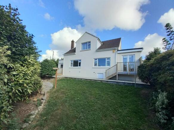 2 Moreton Park Rear.jpg