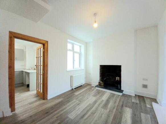 1 Coro Tce D Room.jpg