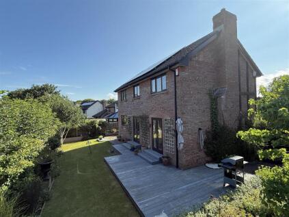 Tudor Close, Northam, Bideford