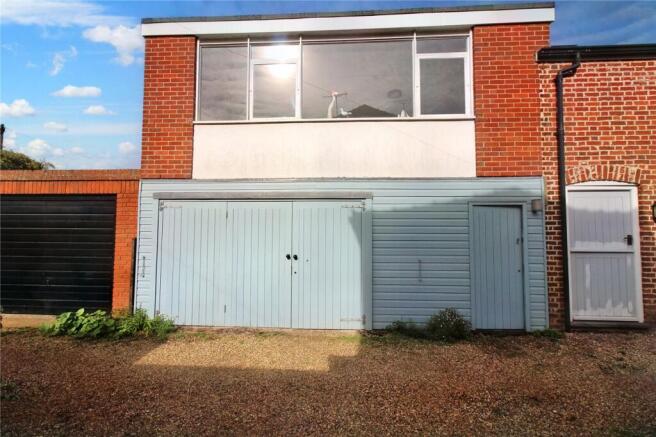 Garage/Outbuilding