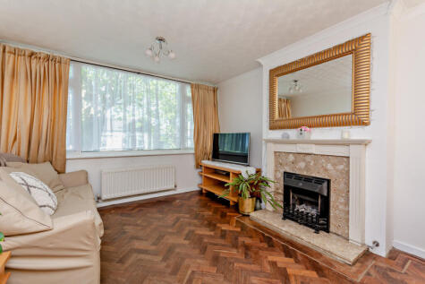 Barnes Avenue, Chesham, HP5