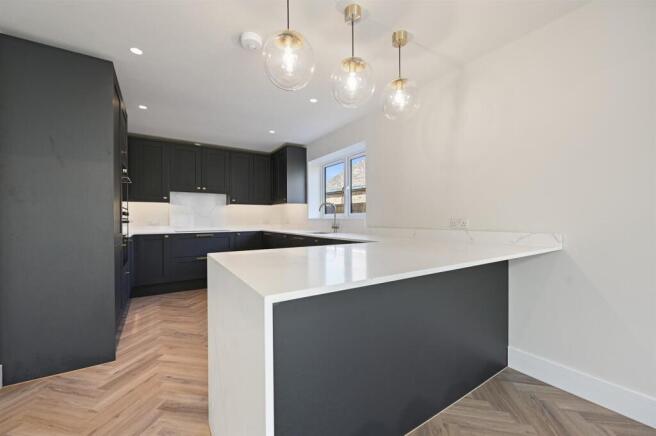 Kitchen (2).jpg