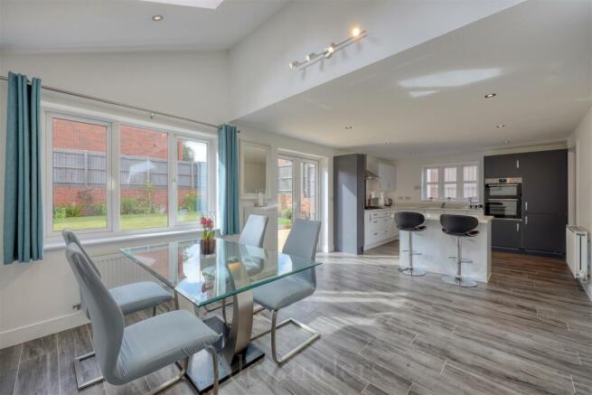 Kitchen/Dining Room