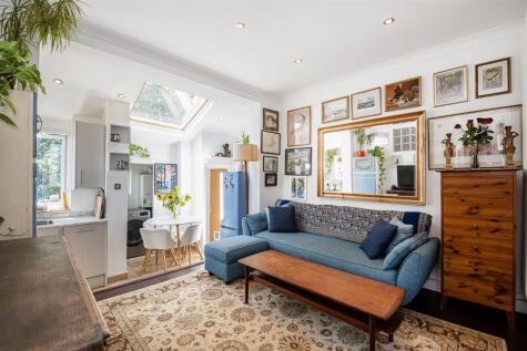 Radbourne Avenue, Ealing, W5