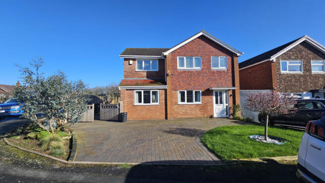 Four bedroom Detached House