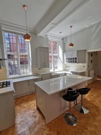 Stylish One-Bedroom Flat in Historic Town Centre 