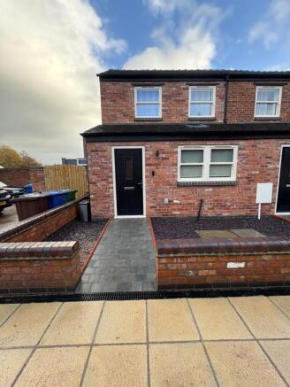 2 bed New Build Maisonette