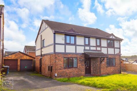 Peel Close, Atherton, M46