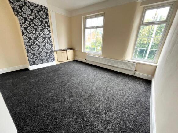 Living Room/Bedroom
