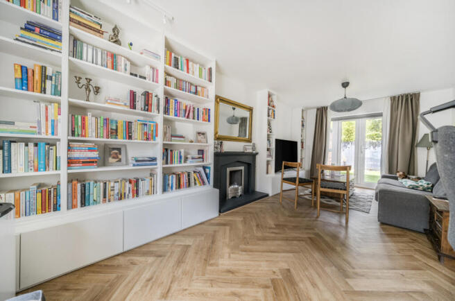 1340031-5-689a392...