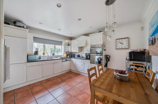 1385028-9-69282f3...