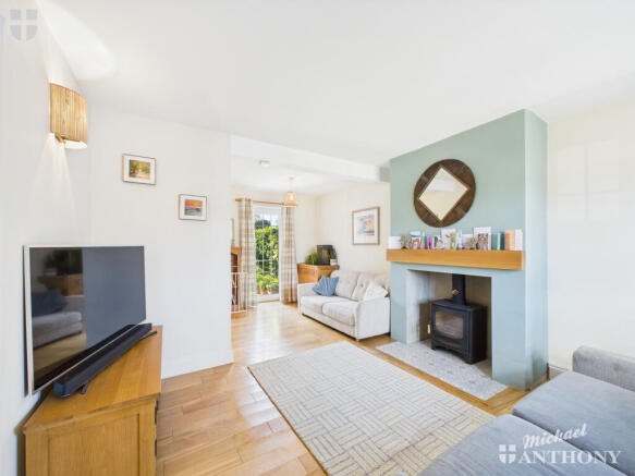 CAM03218G0-PR0611-STILL005