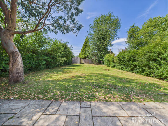 CAM03852G0-PR0332-STILL023