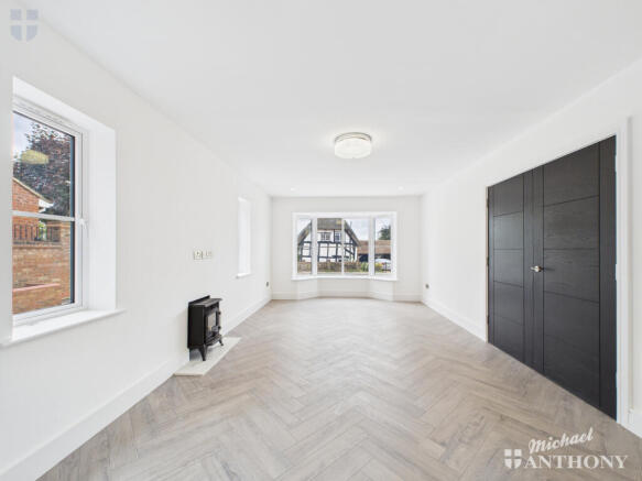 CAM02773G0-PR0337-STILL018