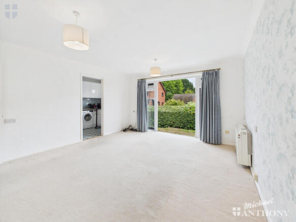 CAM03852G0-PR0365-STILL008