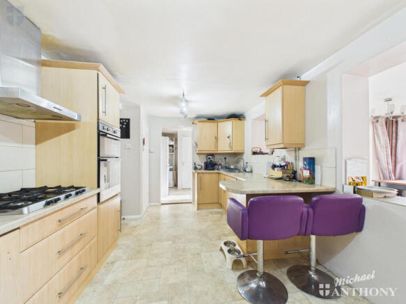 CAM03218G0-PR0750-STILL006