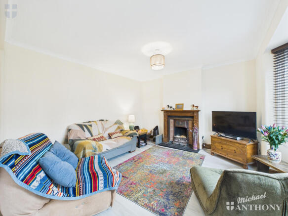 CAM02773G0-PR0312-STILL001