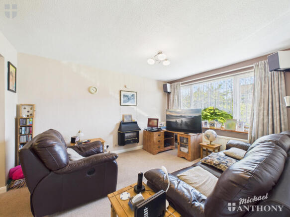 CAM03218G0-PR0773-STILL005