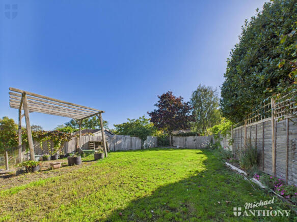 CAM03852G0-PR0441-STILL001