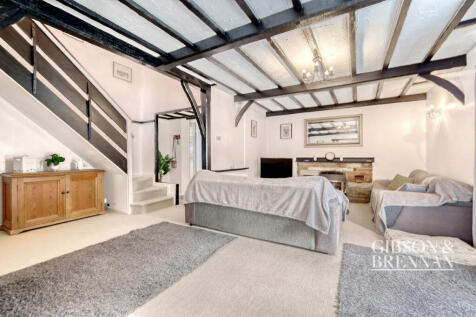 Furrowfelde, Basildon, SS16