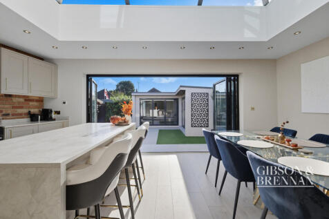 Hilary Crescent, Rayleigh, SS6