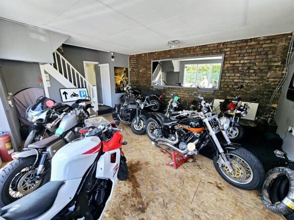 eb305684-478e-43ac-bbc7-9eb7f9b99f5a